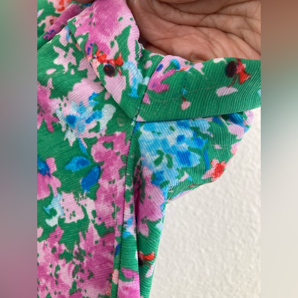 Dear Scarlett Lizzy Blouse in Floral Print Size M - Picture 5 of 9